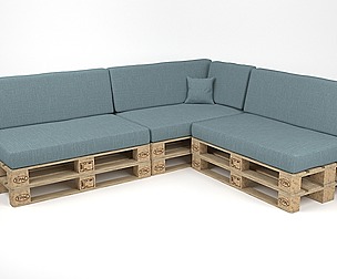 Corner sofa with pallets included