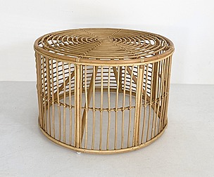 salon rattan table