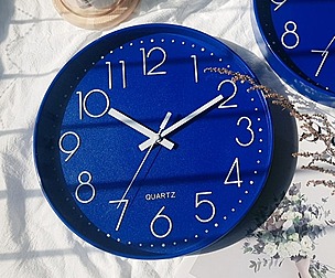 Simple noiseless wall clock