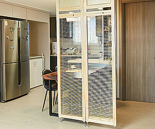 Blind wood interior temporary wall partition