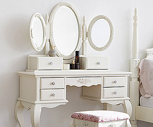 Queen Anne Classic Dressing Table