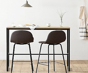 Helsinki bar table