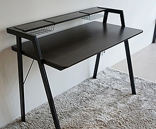 Ernen Desk