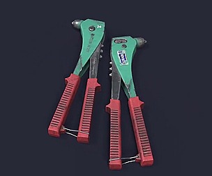 Riveter
