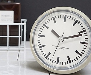 Retro bathroom waterproof watch
