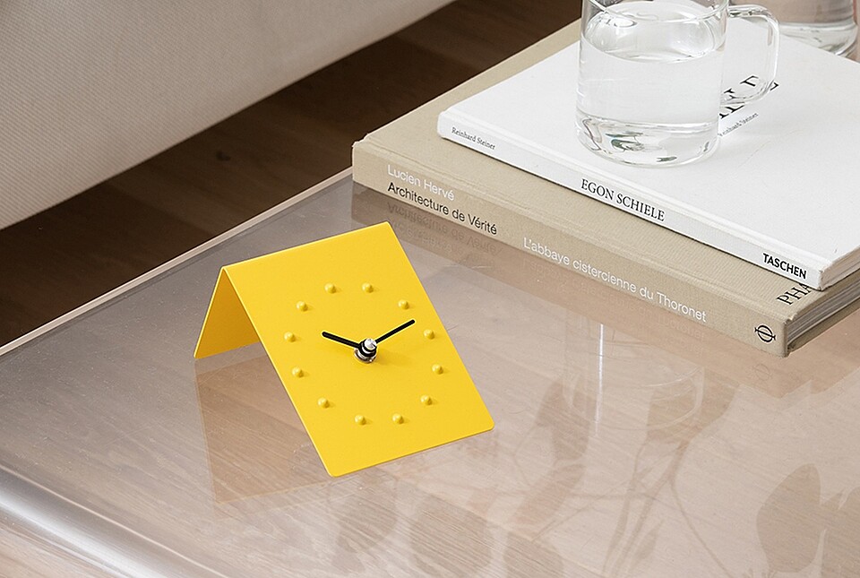 table clock