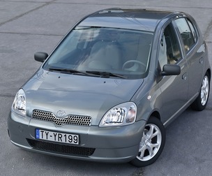 Toyota Yaris 2000