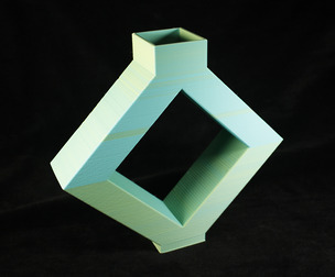Thick Hollow Diamond Voronoi Vase Decoration