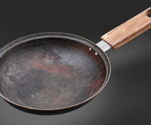 Texturing a Frying Pan in Substance Painter