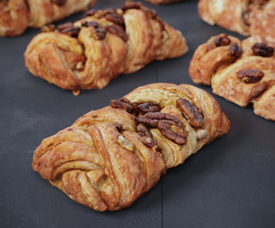 Maple pecan plait 6 Models