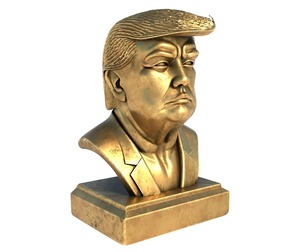 trump statue