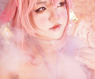Yae Miko Valentine cosplay