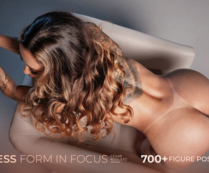 700+ Female Figure Poses - Jess Form in Focus