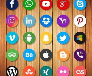 25 Social Media Icons, Digital Marketing, Branding, Wooden Background