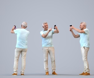 00426_Enzo007 Senior Caucasian man taking photo with smartphone in public space