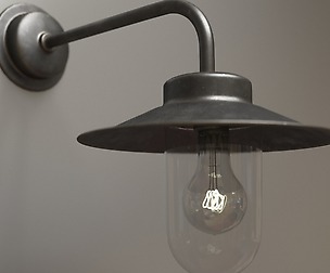 Exterior metal lamp