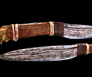 MEDIEVAL JUNGLE BATTERED  KNIFE