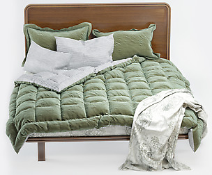 Peaceful Queen Bed