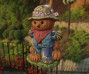 0002-03_PumpkinScarecrow