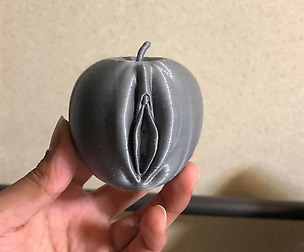 PUSSY APPLE