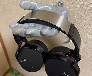 WALL MOUNTED HAND SHAPE HEADPHONE HOLDER