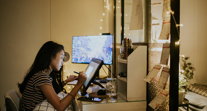 How to Sell Art Online: 4 Methods That Actually Work